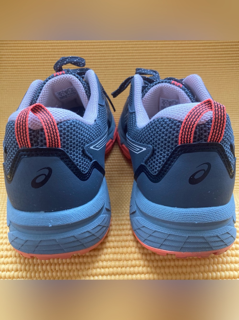 Asics GEL-Venture Athletic Shoe in Gray with Coral Accents Womens size 11 - Picture 4 of 8